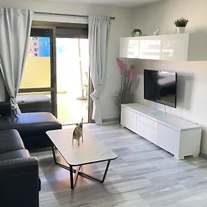  Apartment Seaside Haven: With Terrace